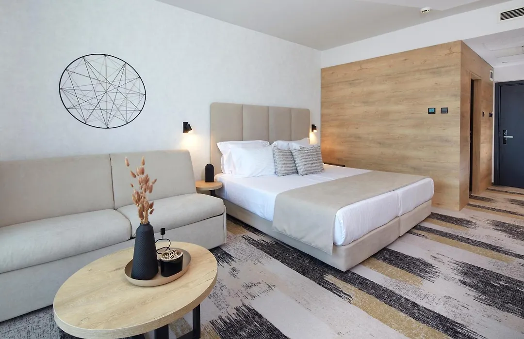 Hotel Marvel - Fully Renovated Free Beach Access-1
