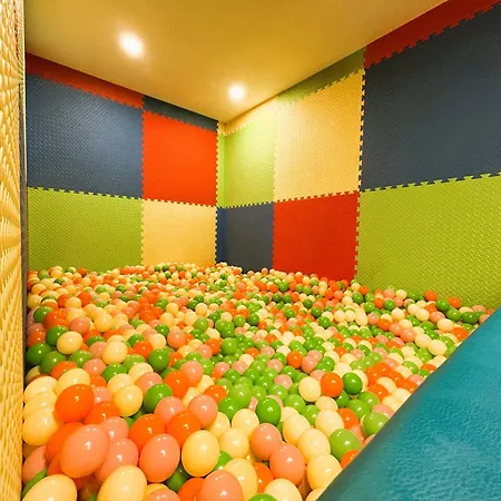 Hotel Marvel - Fully Renovated Free Beach Access-2